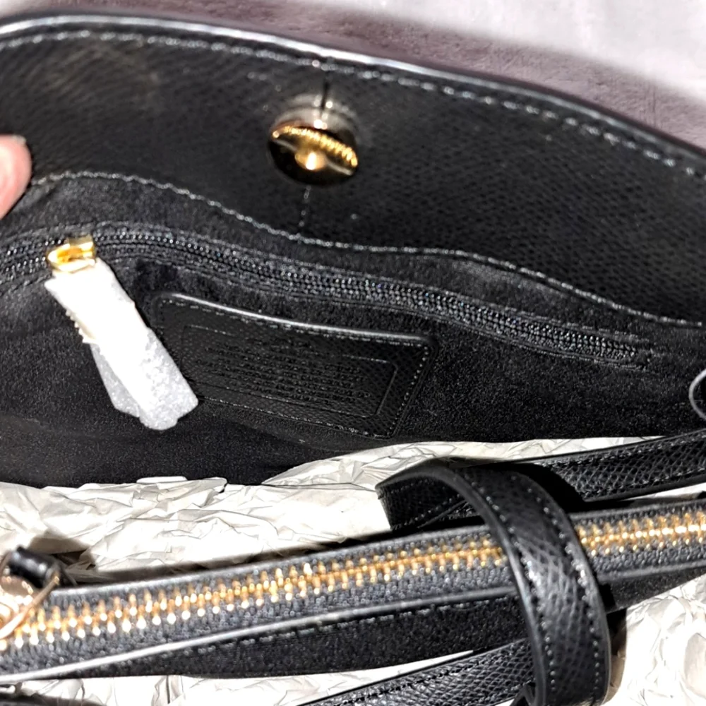 Coach Classic Signature Bag - Picture 6 of 10